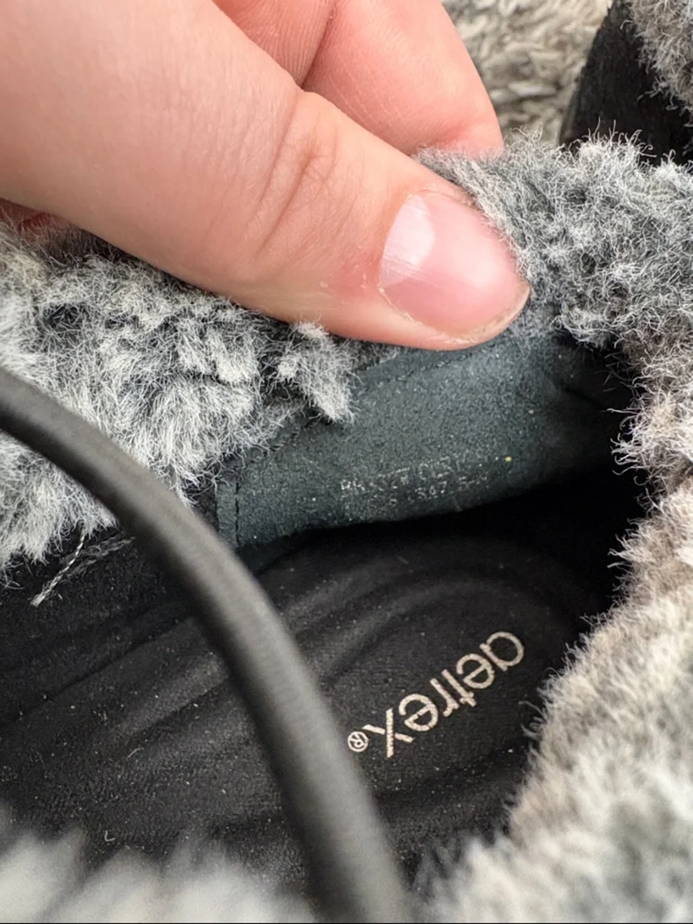 Aetrex Shoes Womens 7.5 Chrissy Gray Faux Shearling Lined Slip On Toggle Strap - Picture 9 of 10